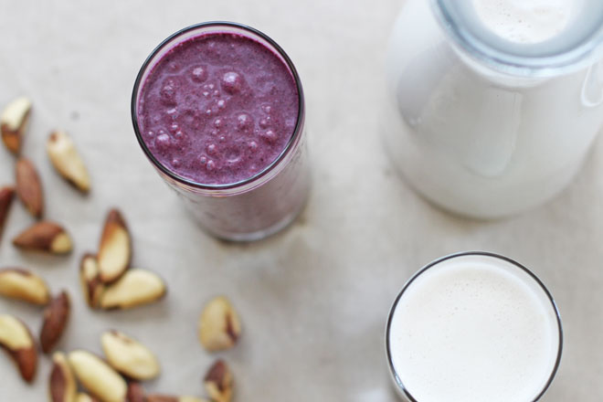 Berry and Brazil Nut Milk Smoothie