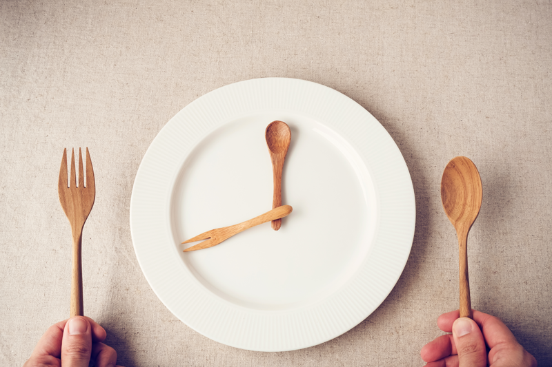 Guide to Intermittent Fasting: Benefits of Intermittent Fasting & How-To