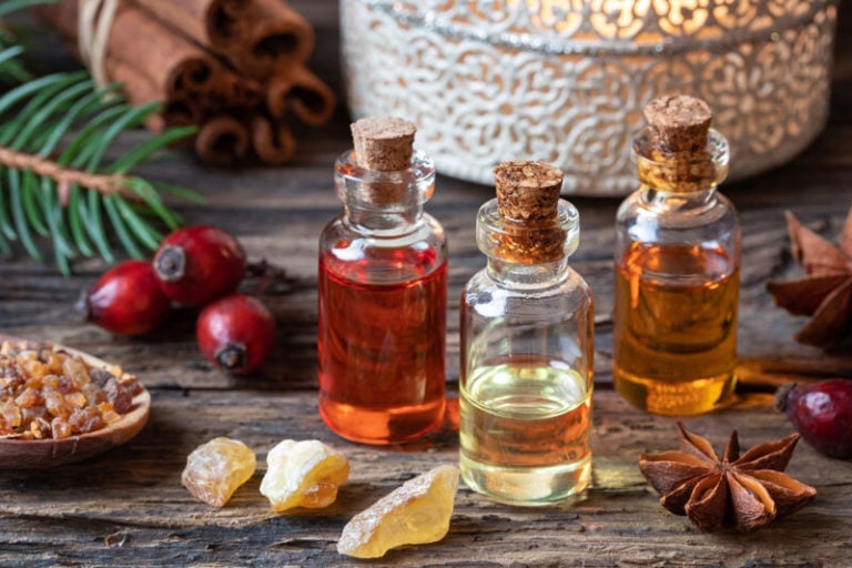 5 Fun Ways to Use Essential Oils for Thanksgiving